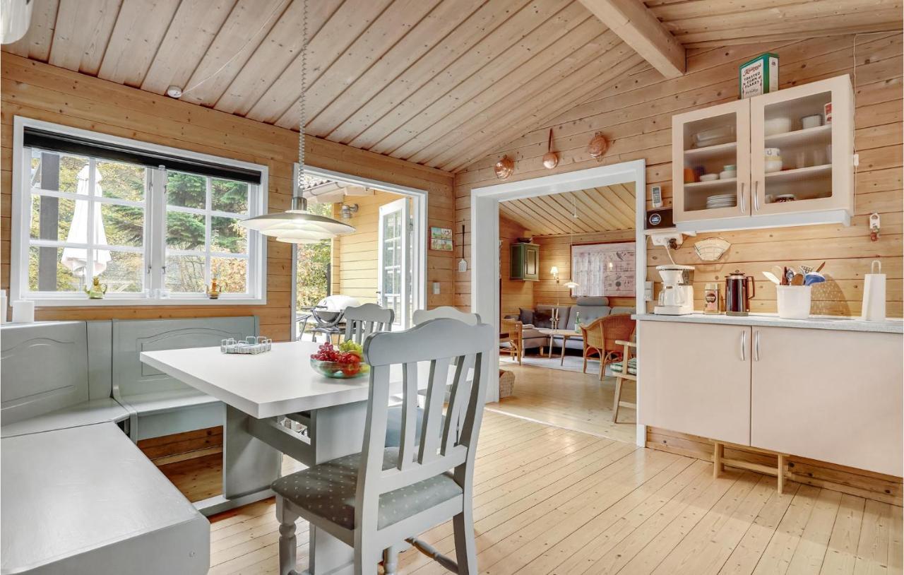 3 Bedroom Cozy Home In Børkop Exterior foto