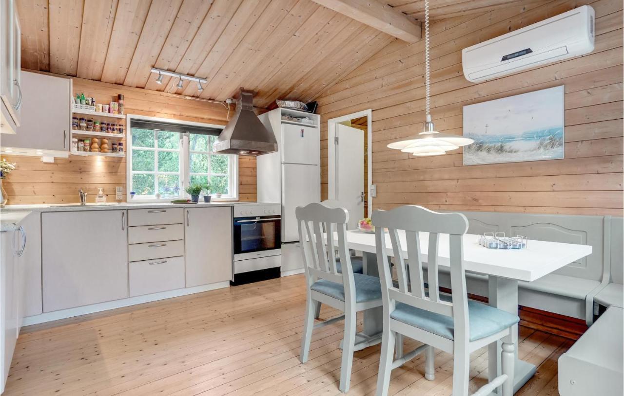 3 Bedroom Cozy Home In Børkop Exterior foto